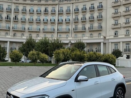Mercedes GLA 250 4MATIC 2020