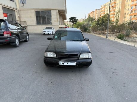 Mercedes C 180