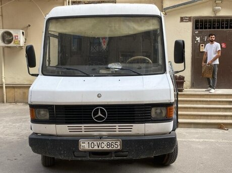 Mercedes 609 D 1995