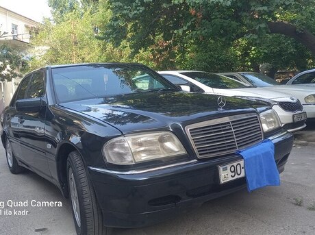 Mercedes C 200