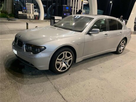 BMW 745