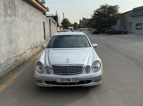 Mercedes E 240 2004