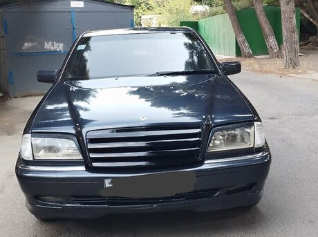 Mercedes C 200