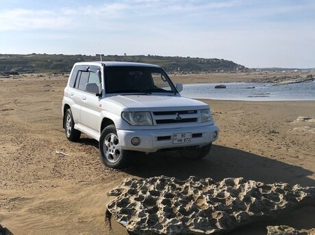 Mitsubishi Pajero io 1998