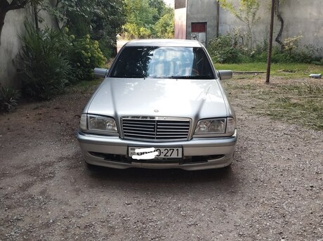 Mercedes C 180