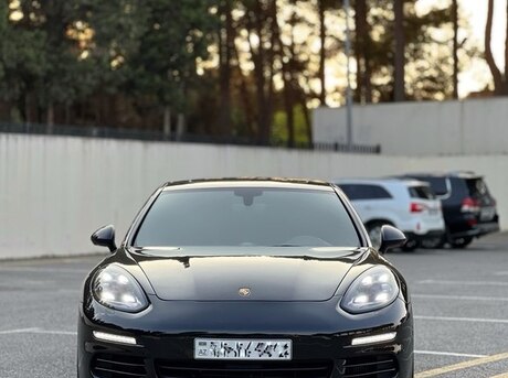 Porsche Panamera 4S