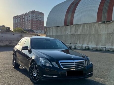 Mercedes E 200