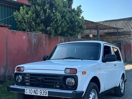 LADA (VAZ) Niva 2003
