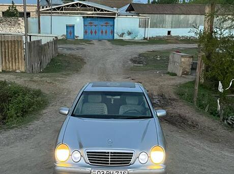 Mercedes E 240 2000