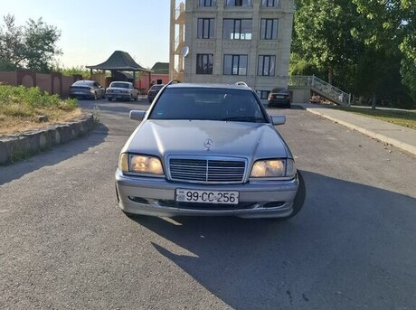 Mercedes C 180