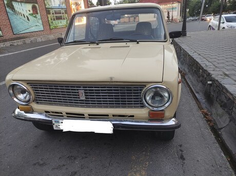 LADA (VAZ) 21011