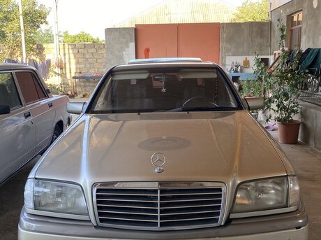 Mercedes C 180