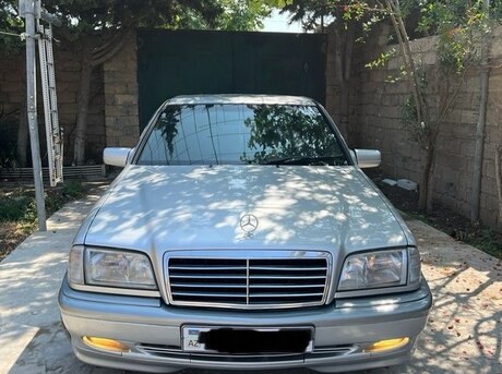 Mercedes C 180