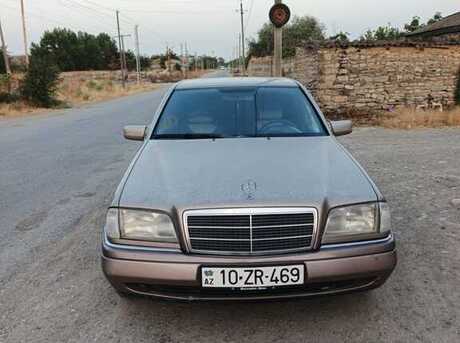 Mercedes C 180