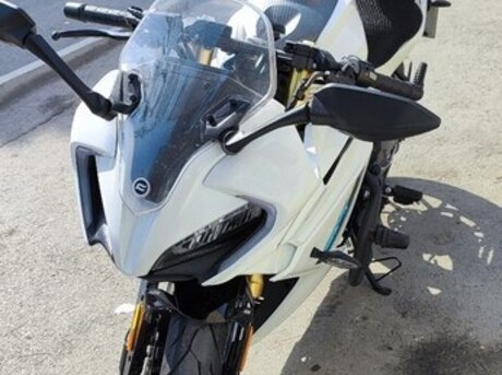CFMOTO 250 SR