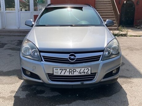 Opel Astra 2010
