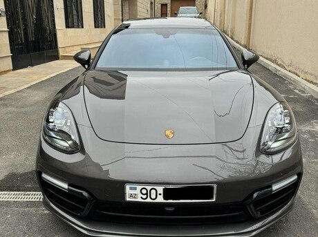 Porsche Panamera 4S