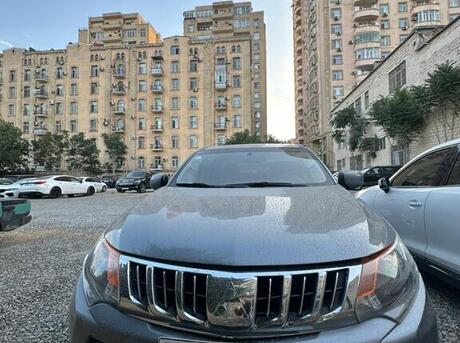Mitsubishi L200