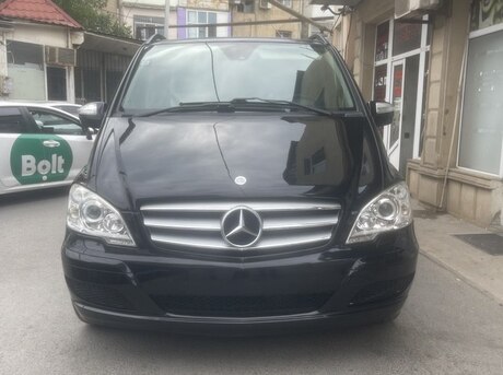 Mercedes Viano 2011