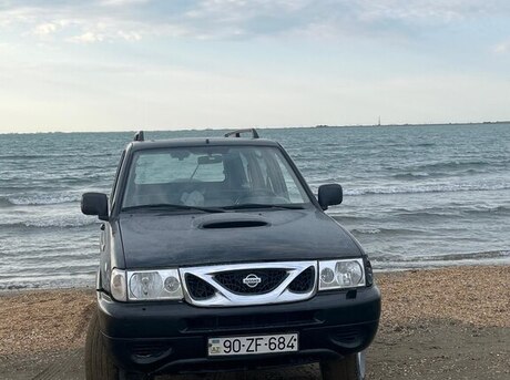Nissan  2002