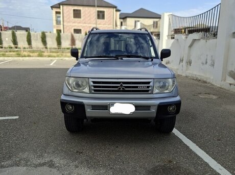 Mitsubishi Pajero io