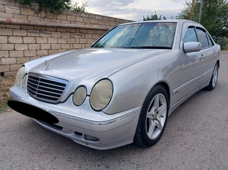Mercedes E 240 2001