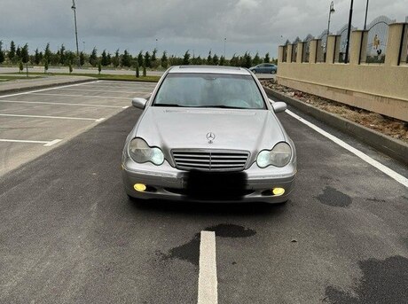 Mercedes C 240