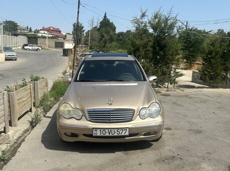 Mercedes C 200