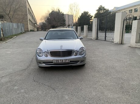 Mercedes E 240 2003