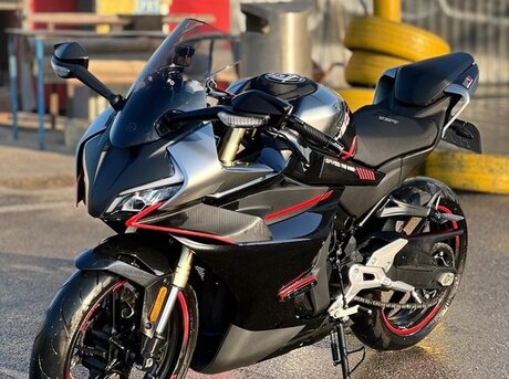 CFMOTO 450 SR