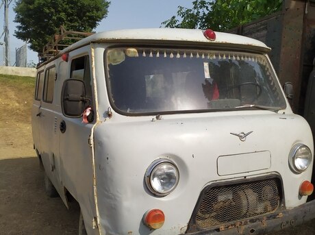 UAZ 452