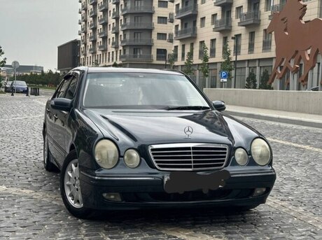 Mercedes E 240