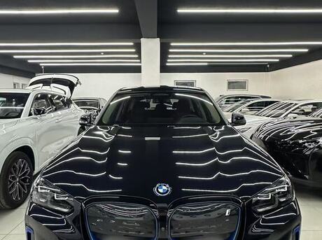 BMW  2022