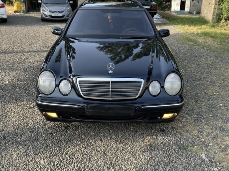 Mercedes E 270 2000