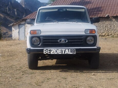 LADA (VAZ) Niva 2010