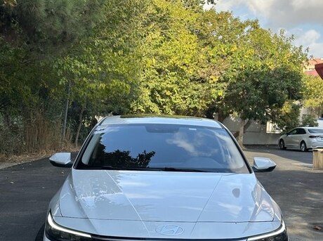 Hyundai Elantra 2024