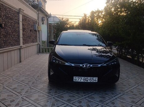 Hyundai Elantra 2019