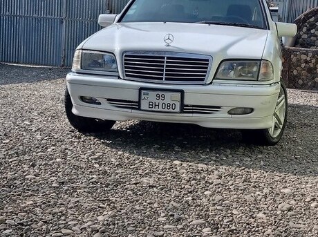 Mercedes C 200