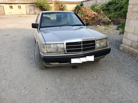 Mercedes 190