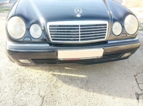 Mercedes E 320