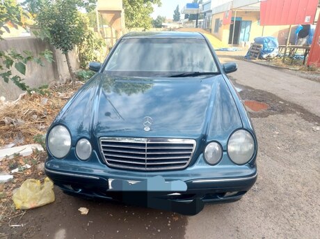 Mercedes E 270 2000