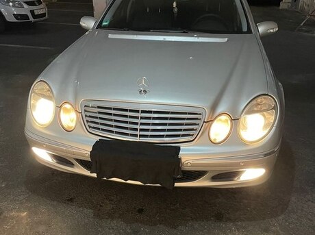 Mercedes E 240 2003