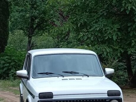 LADA (VAZ) Niva 2003