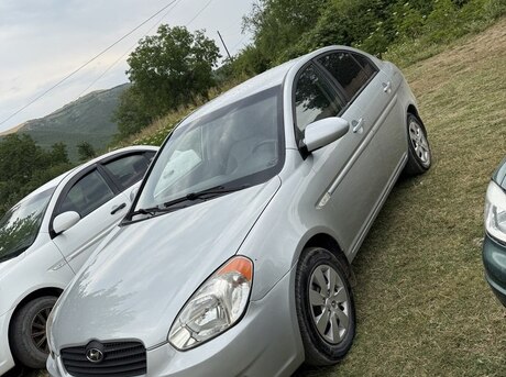 Hyundai Accent 2010