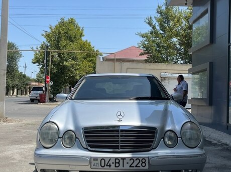 Mercedes E 220 d 2001