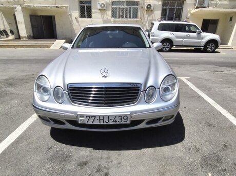 Mercedes E 240 2003
