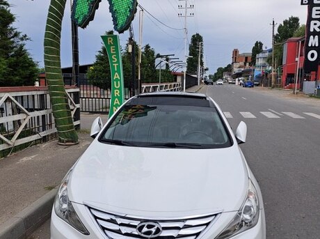 Hyundai Sonata 2011
