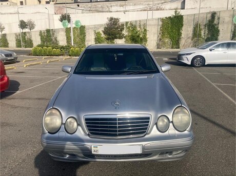 Mercedes E 220 d 2001