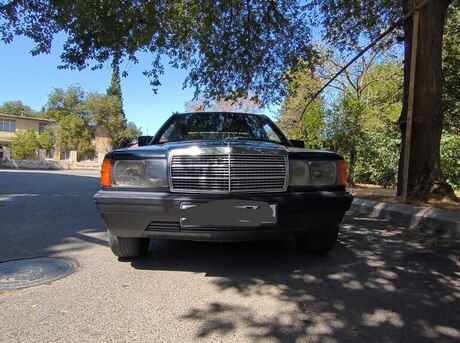 Mercedes 190 1987