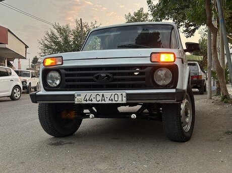 LADA (VAZ) Niva 1988